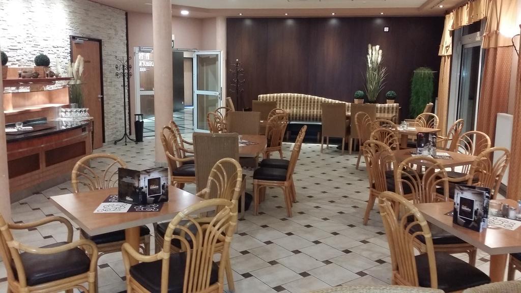 Akzent Hotel Stadt Schluechtern ***S エクステリア 写真