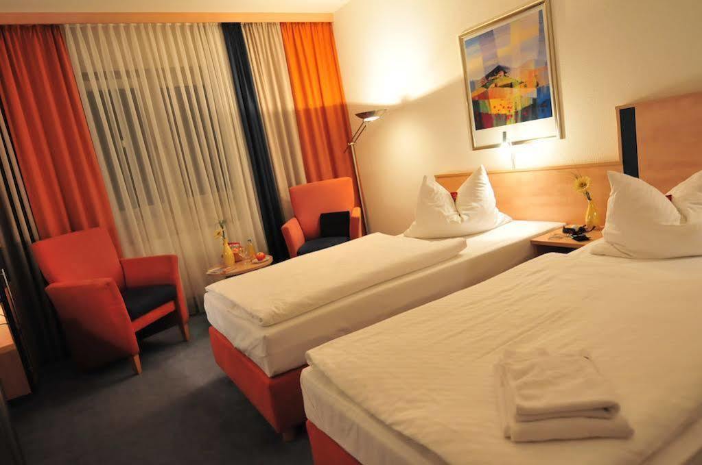 Akzent Hotel Stadt Schluechtern ***S エクステリア 写真