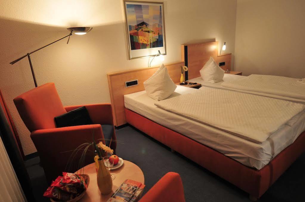 Akzent Hotel Stadt Schluechtern ***S エクステリア 写真